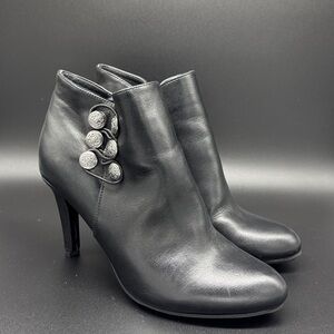 Rialto Black Ankle Boots with Button Detail Zip Side Sz 8